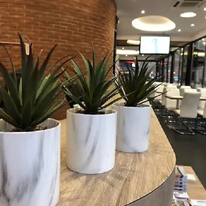 ** Hotel Victor Hugo França